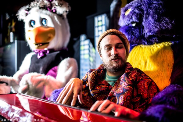 LaserBackground2016Online03